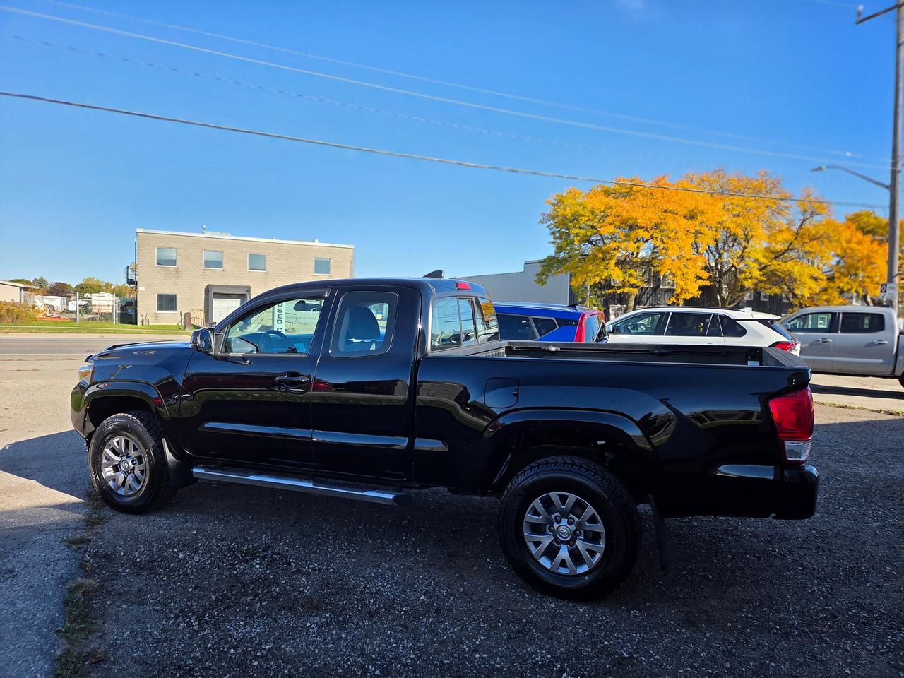 2016 Toyota Tacoma SR+ Photo5