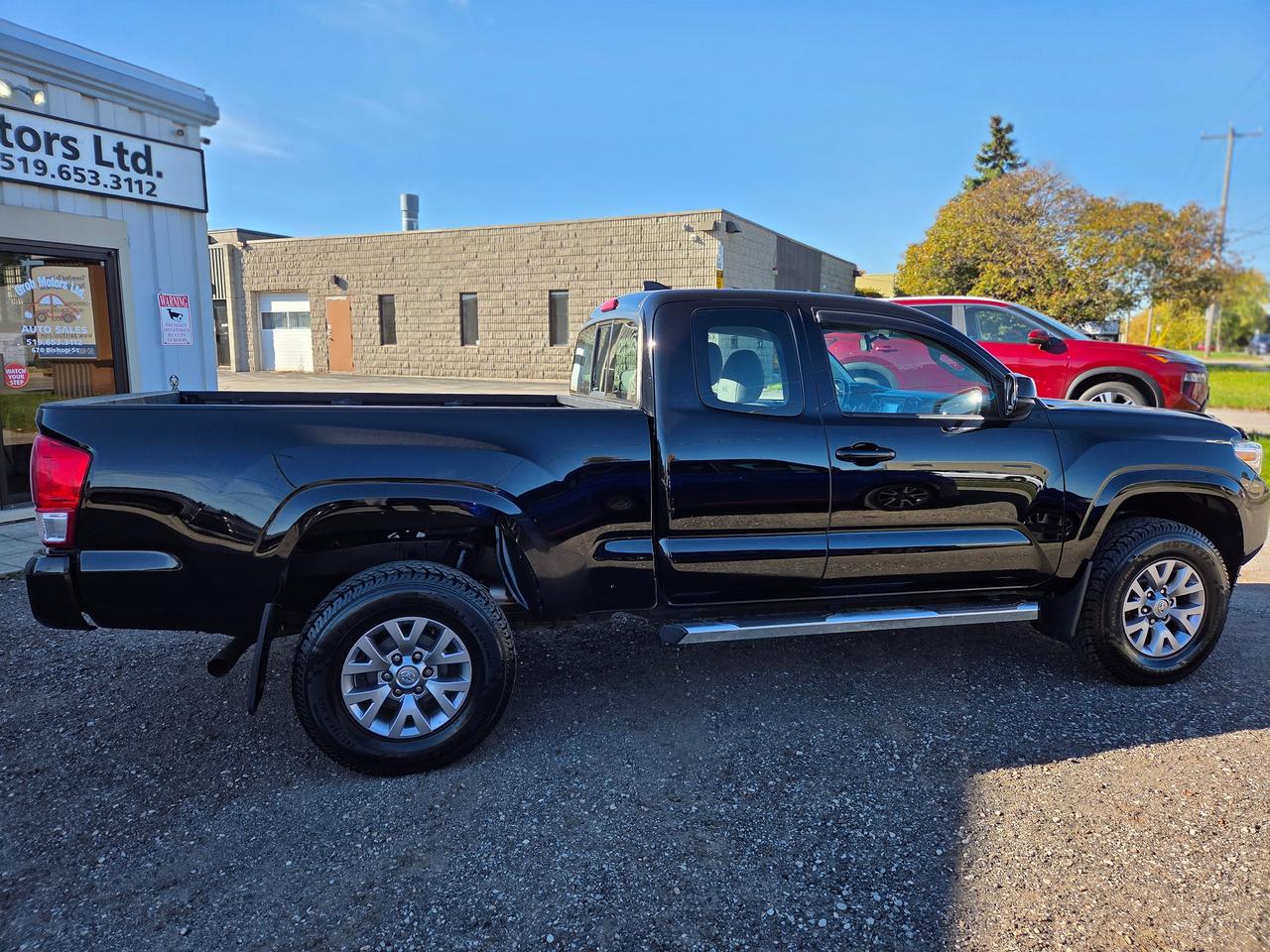 2016 Toyota Tacoma SR+ Photo