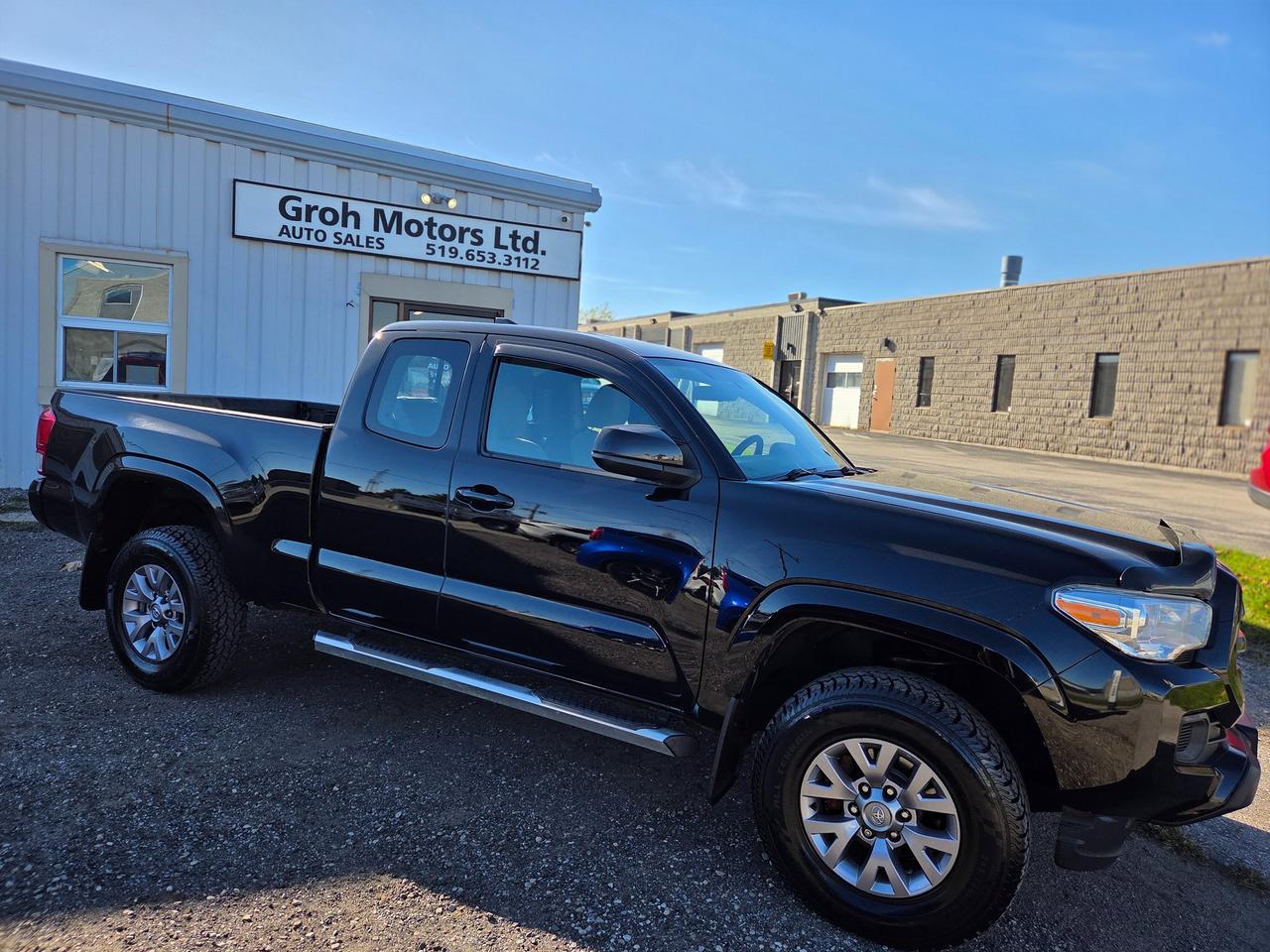 2016 Toyota Tacoma SR+ Photo