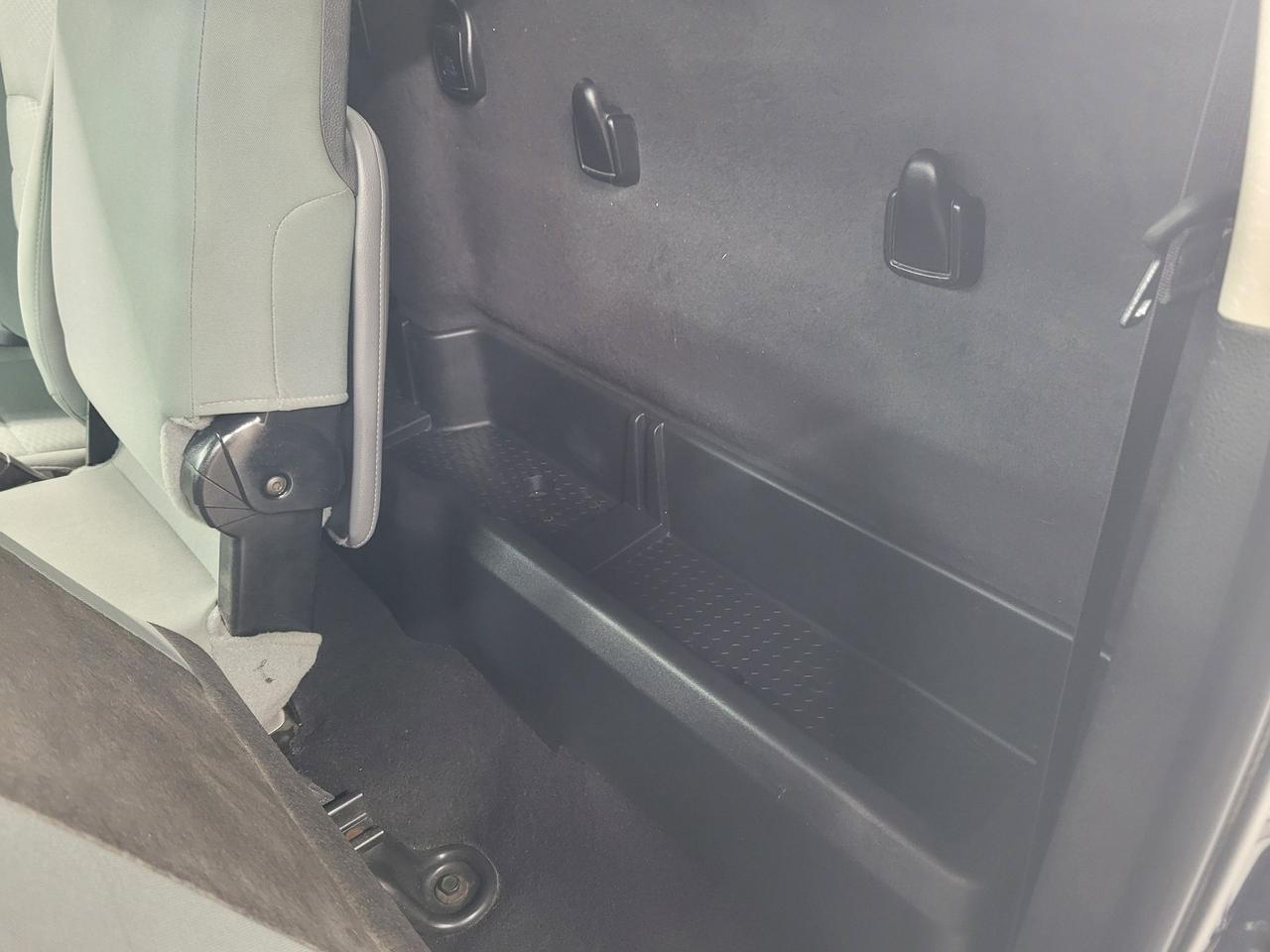 2015 RAM 1500 2WD Reg Cab 120.5" Express Photo26