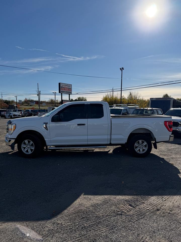 2022 Ford F-150 XLT Photo1