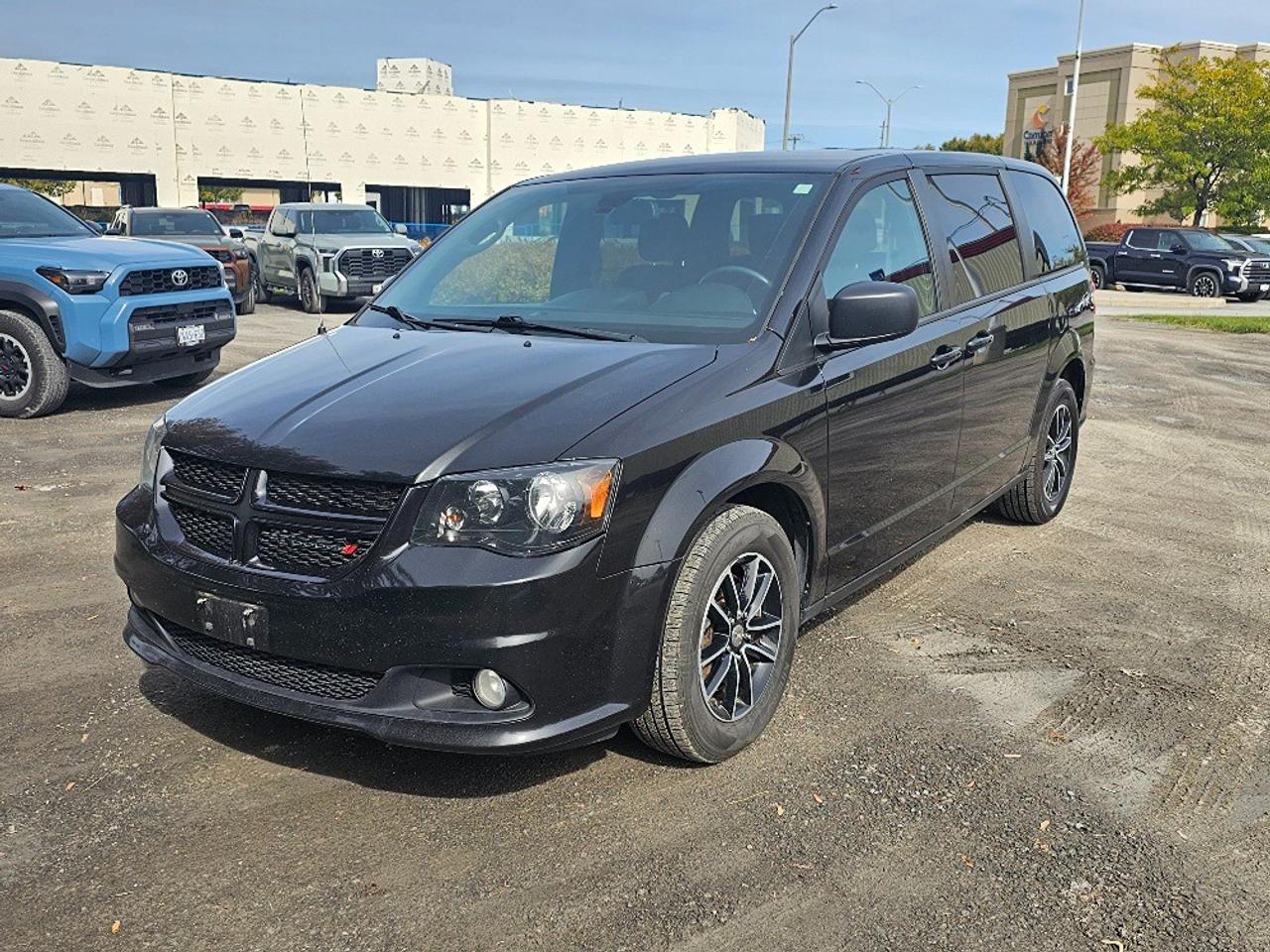 2018 Dodge Grand Caravan SXT - 7 SEATER, STOW 'N GO, BLUETOOTH, ONE OWNER!! Photo0