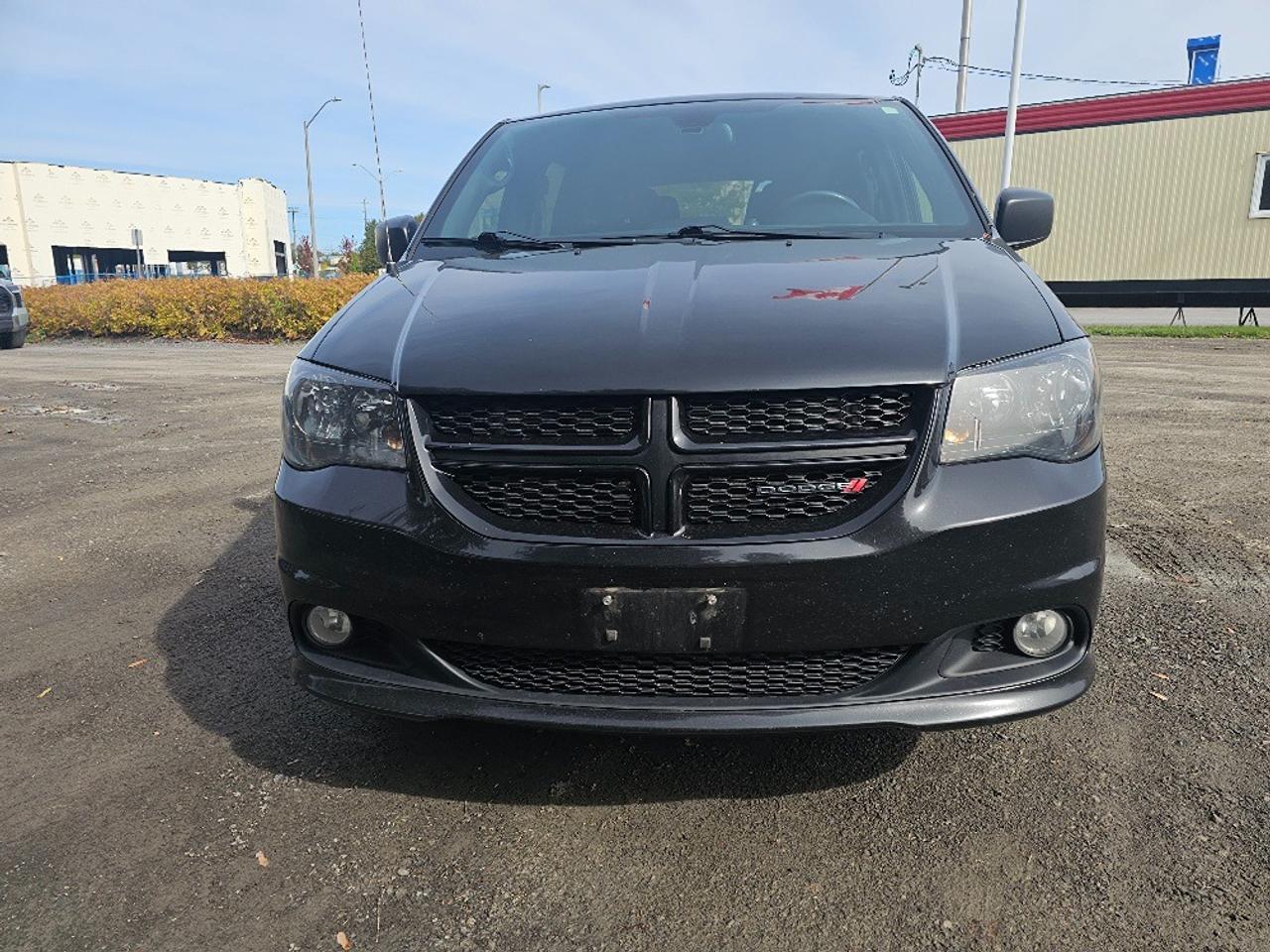 2018 Dodge Grand Caravan SXT - 7 SEATER, STOW 'N GO, BLUETOOTH, ONE OWNER!! Photo