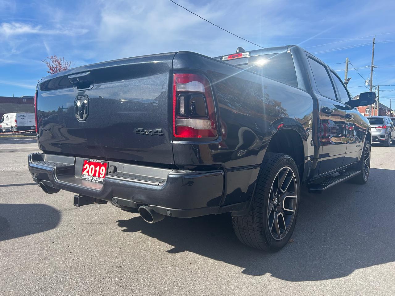 2019 RAM 1500 SPORT Photo4