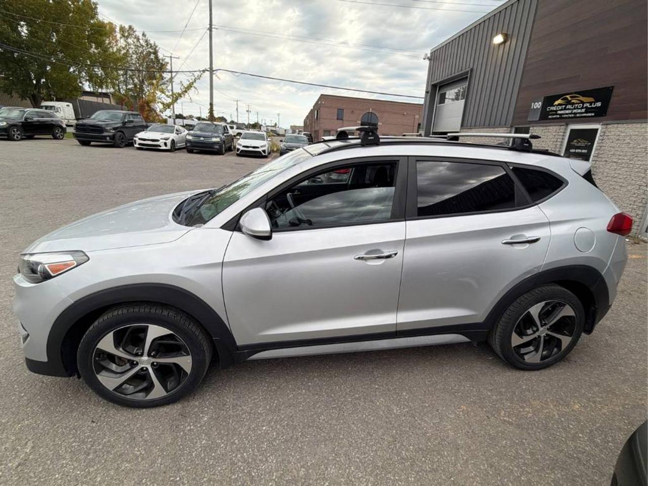 2018 Hyundai Tucson SE - AWD, LOW KM'S, BACK-UP CAM & MORE! Photo1
