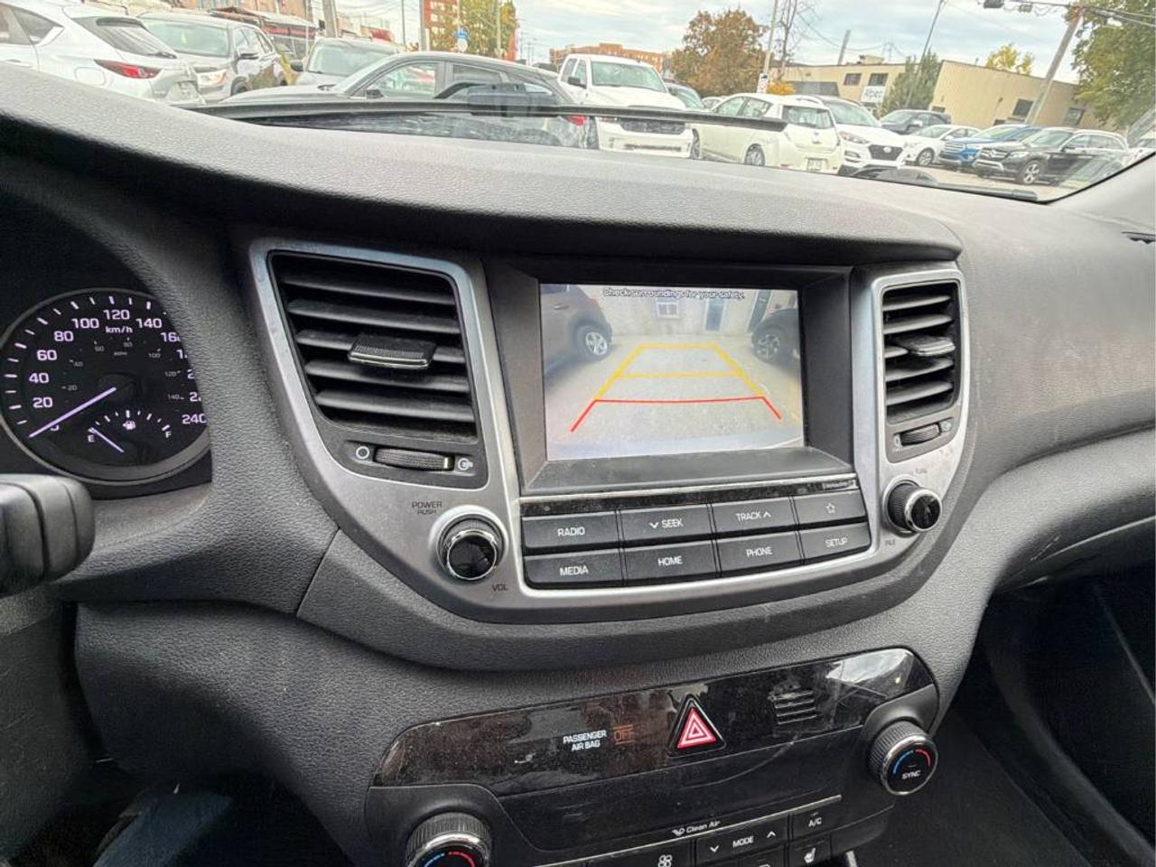 2018 Hyundai Tucson SE - AWD, LOW KM'S, BACK-UP CAM & MORE! Photo