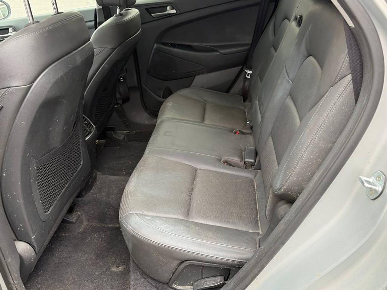 2018 Hyundai Tucson SE - AWD, LOW KM'S, BACK-UP CAM & MORE! Photo