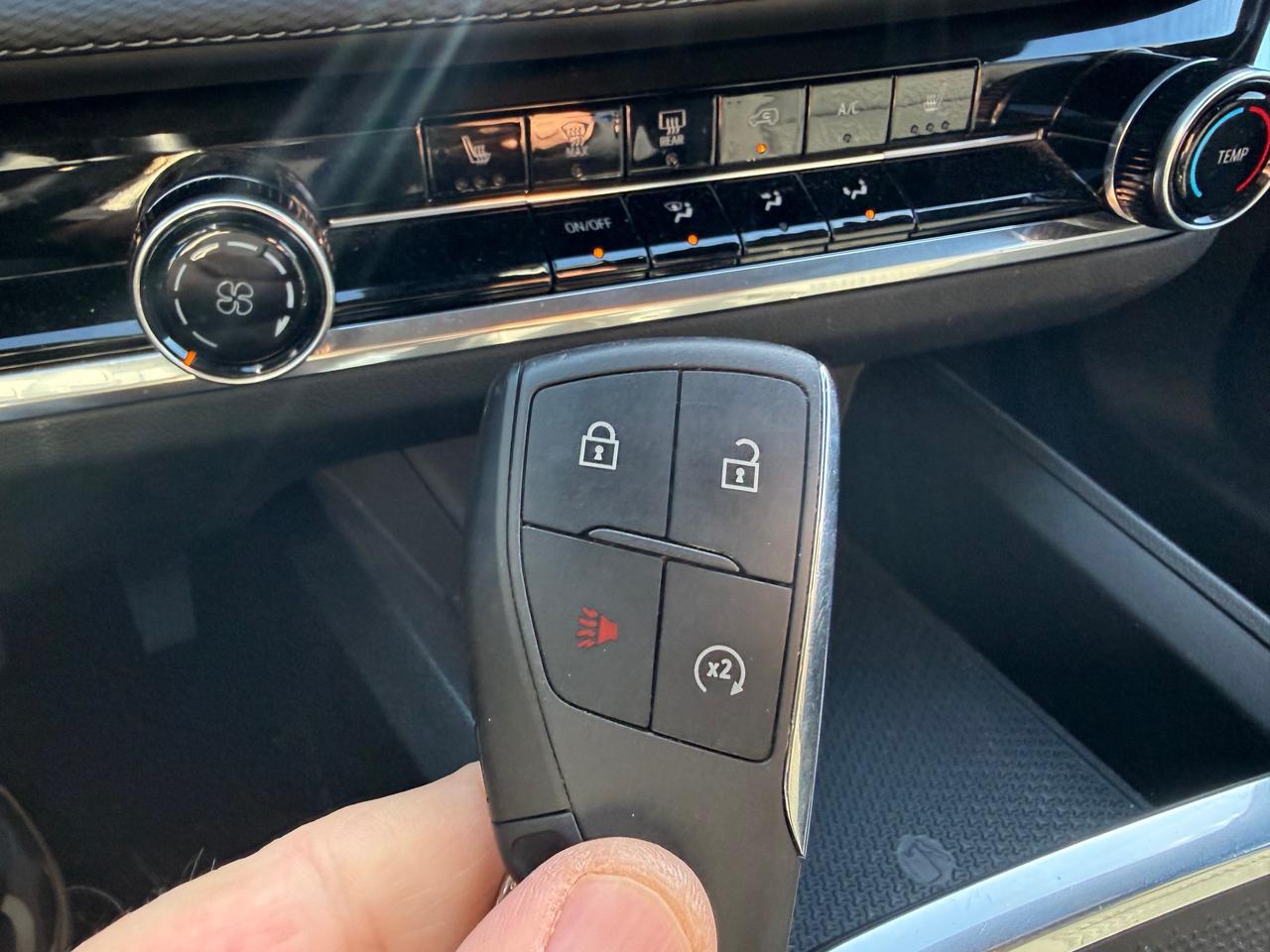 2025 Chevrolet Equinox LT NAV! AutoStart! CarPlay! Photo