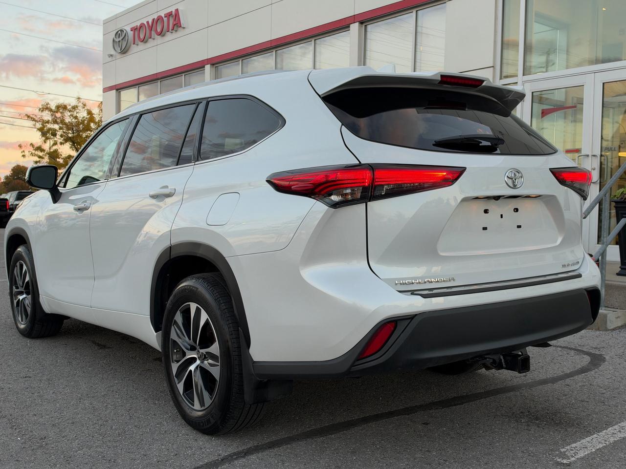2022 Toyota Highlander XLE-ONLY 56,317 KMS! Photo