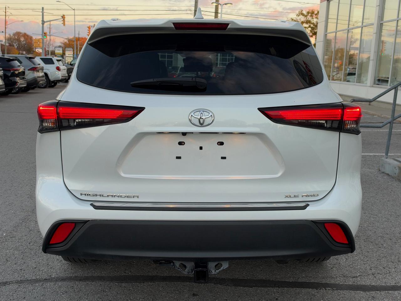 2022 Toyota Highlander XLE-ONLY 56,317 KMS! Photo