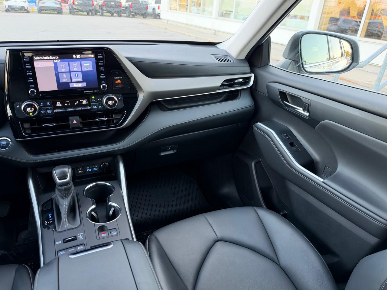 2022 Toyota Highlander XLE-ONLY 56,317 KMS! Photo