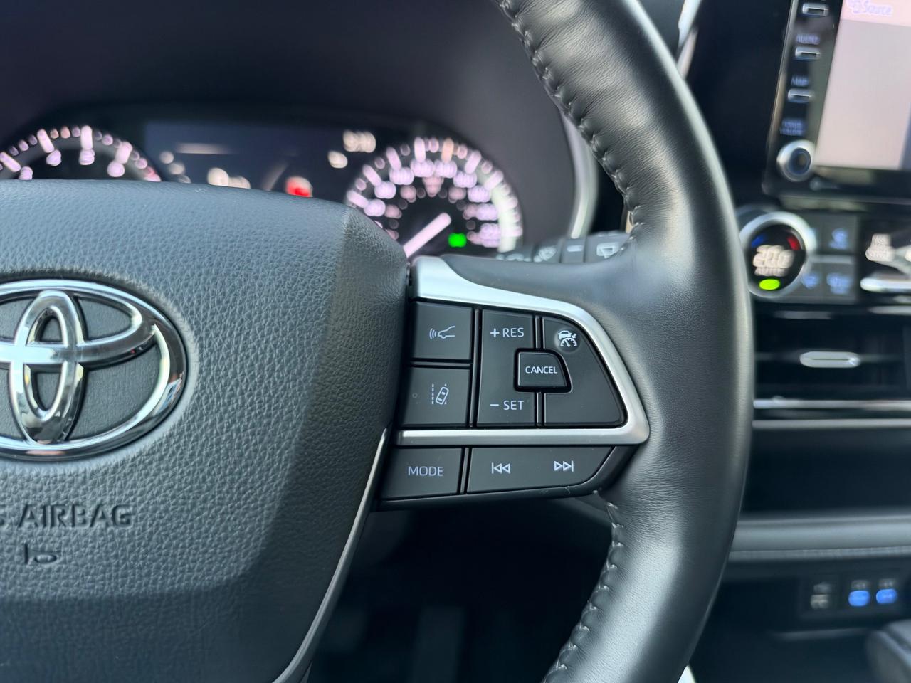 2022 Toyota Highlander XLE-ONLY 56,317 KMS! Photo