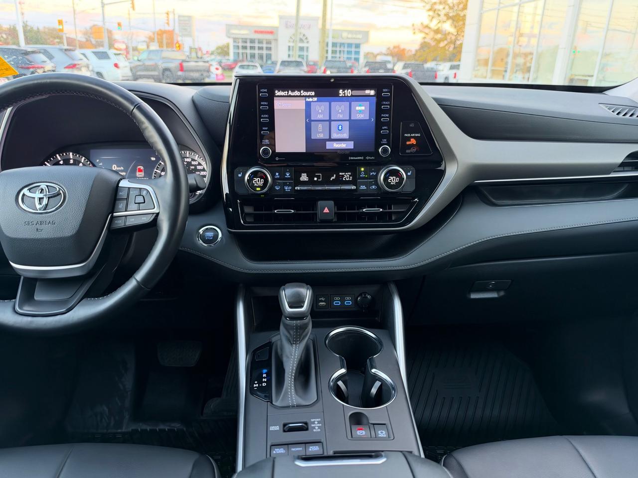 2022 Toyota Highlander XLE-ONLY 56,317 KMS! Photo