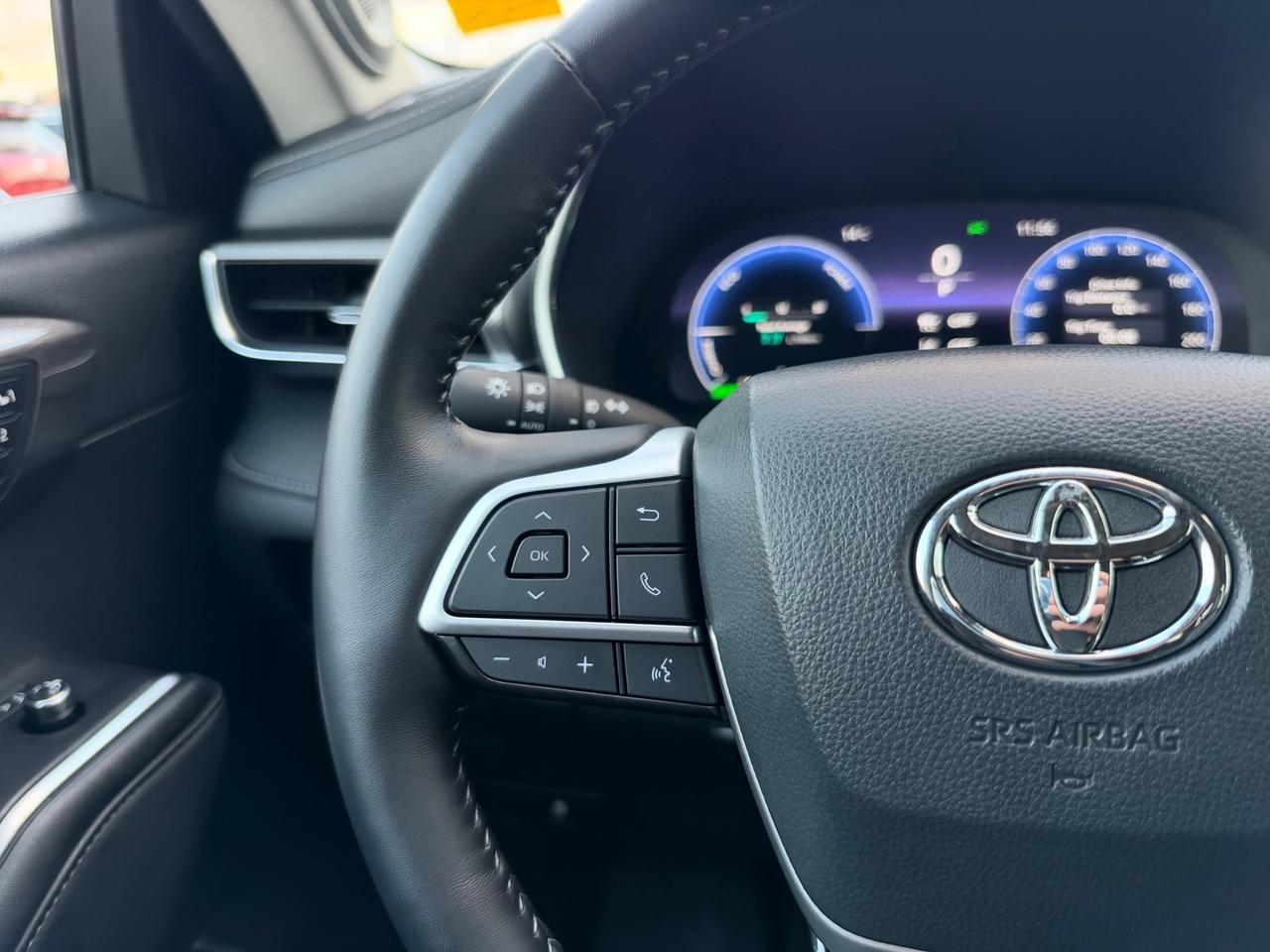 2025 Toyota Highlander HYBRID Limited HYBRID PLATINUM! Photo