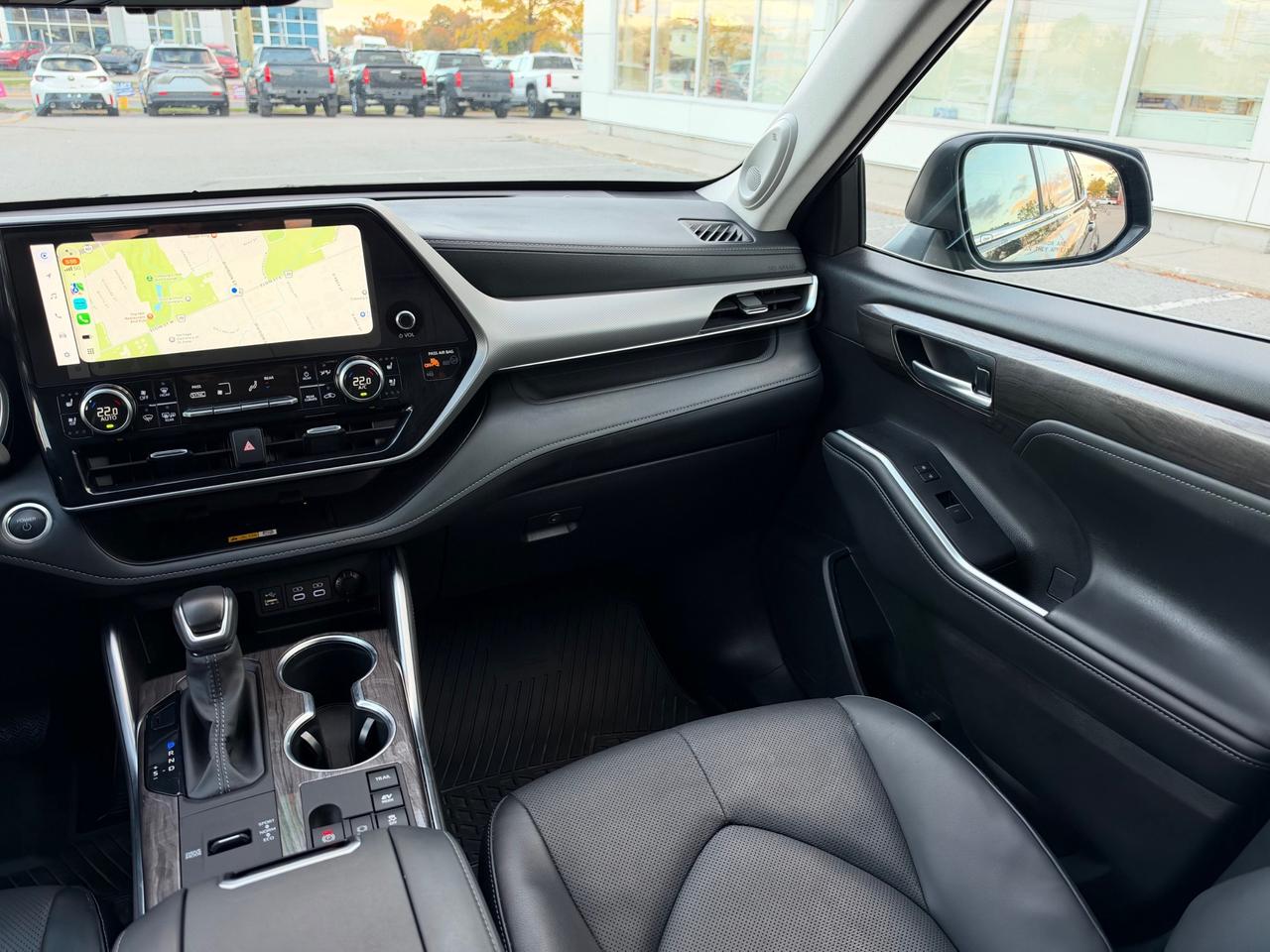 2025 Toyota Highlander HYBRID Limited HYBRID PLATINUM! Photo