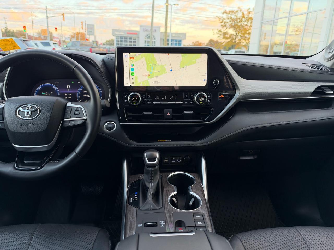 2025 Toyota Highlander HYBRID Limited HYBRID PLATINUM! Photo