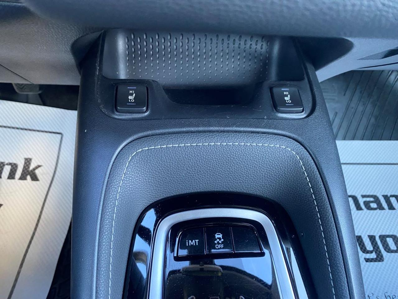 2019 Toyota Corolla SE WITH NEW ALL WEATHER TIRES!! Photo
