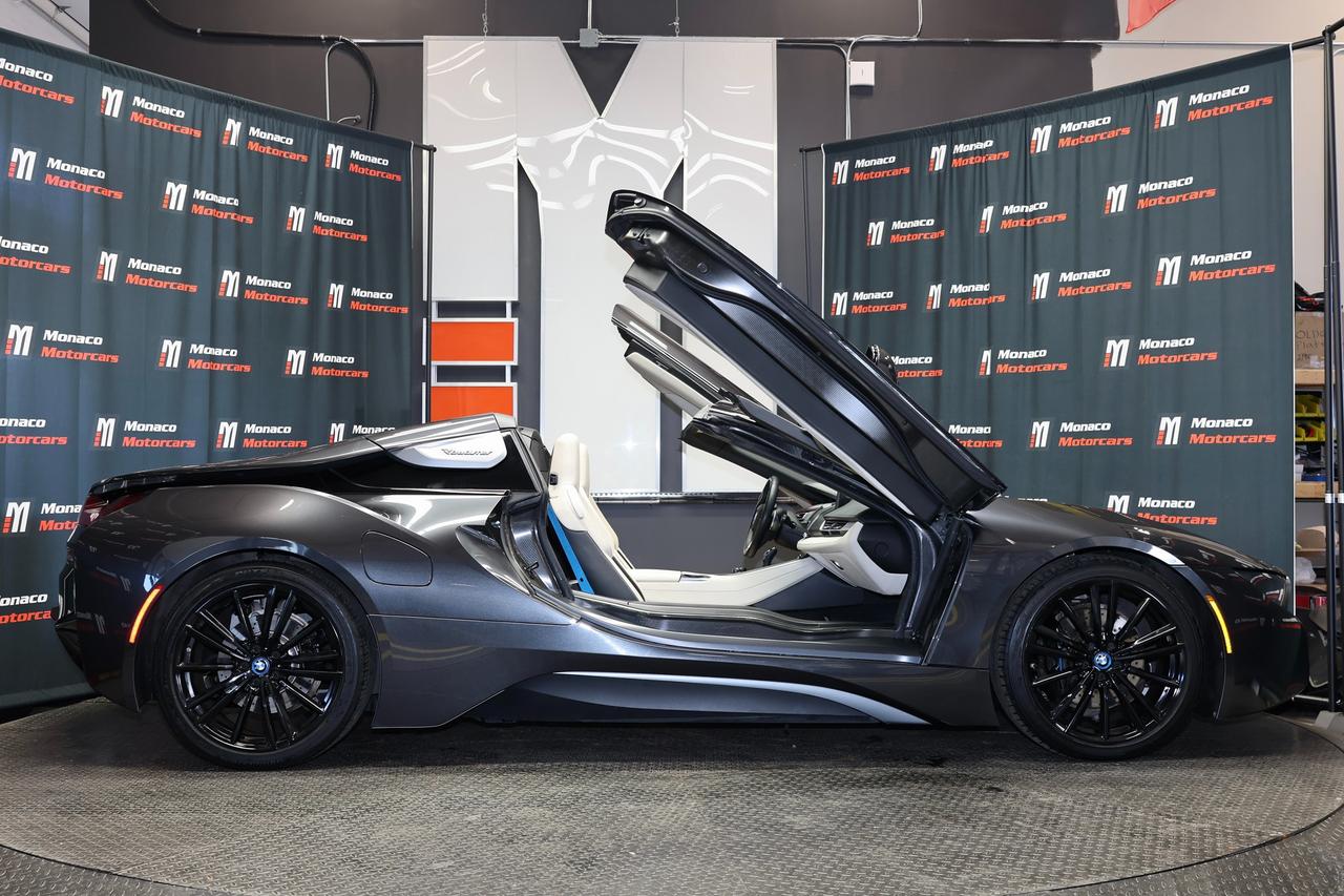 2020 BMW i8 Roadster - HEADSUP|NAVI|CAMERA|HARMAN KARDON Photo
