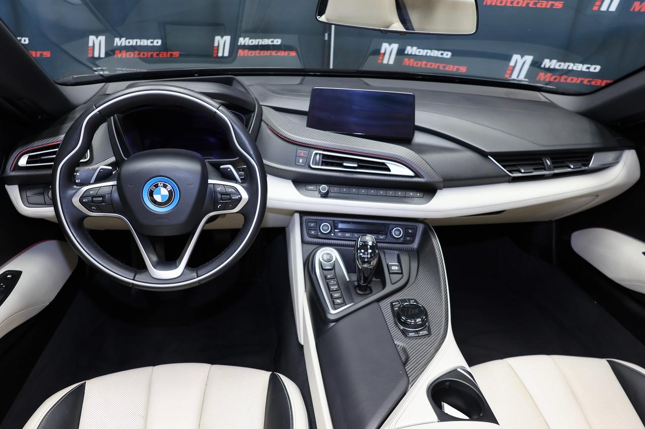 2020 BMW i8 Roadster - HEADSUP|NAVI|CAMERA|HARMAN KARDON Photo