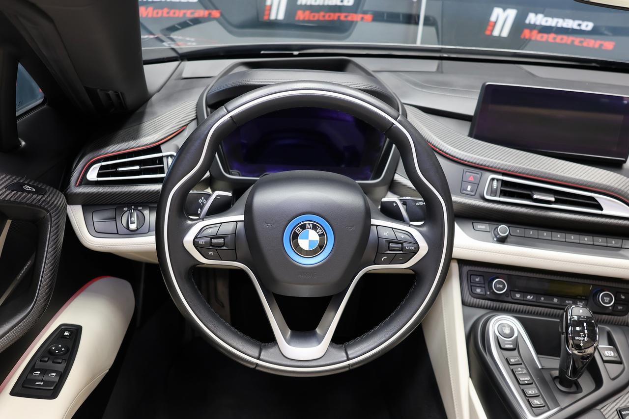 2020 BMW i8 Roadster - HEADSUP|NAVI|CAMERA|HARMAN KARDON Photo