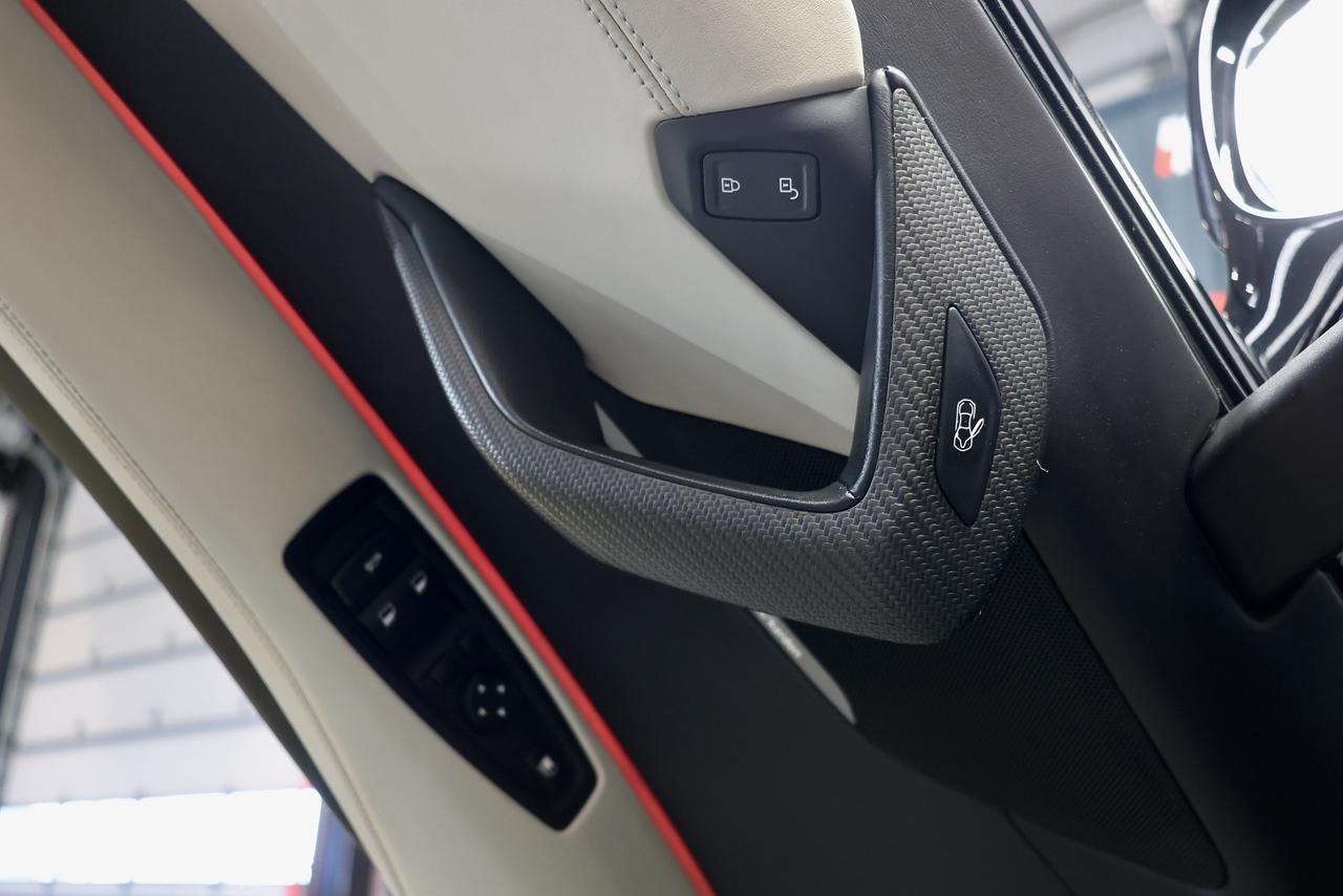 2020 BMW i8 Roadster - HEADSUP|NAVI|CAMERA|HARMAN KARDON Photo