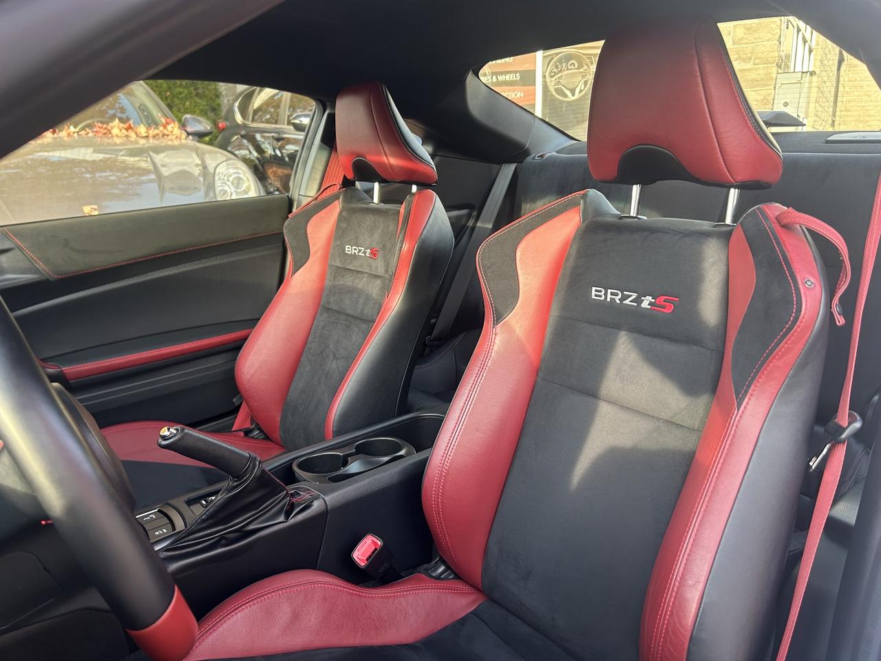 2020 Subaru BRZ tS - LOW KM'S, NAV, APPLE CARPLAY, HEATED SEATS!! Photo