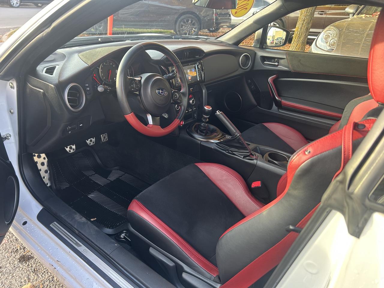 2020 Subaru BRZ tS - LOW KM'S, NAV, APPLE CARPLAY, HEATED SEATS!! Photo
