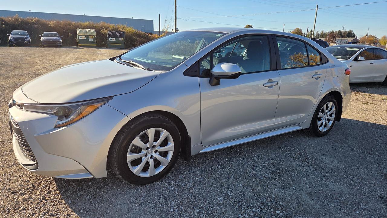 2024 Toyota Corolla LE Photo0