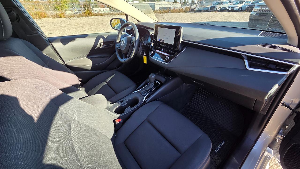 2024 Toyota Corolla LE Photo