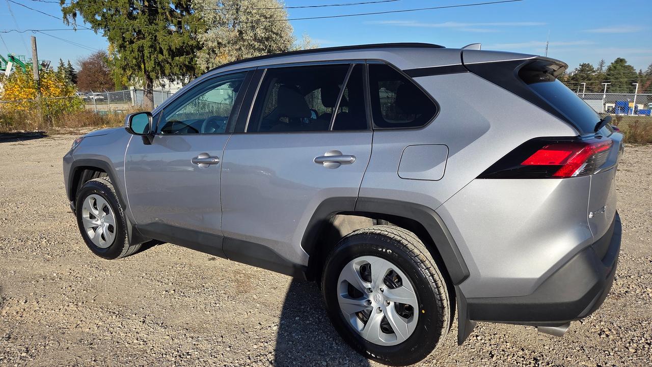 2021 Toyota RAV4 LE AWD Photo
