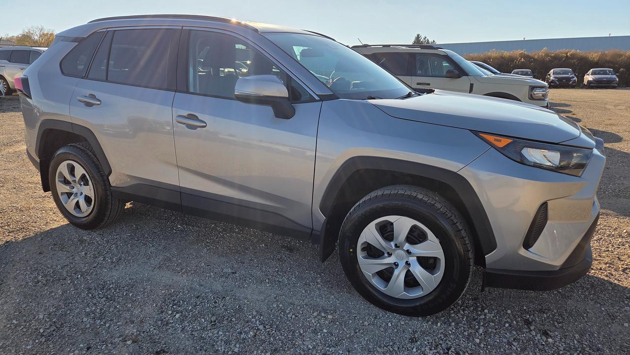 2021 Toyota RAV4 LE AWD Photo