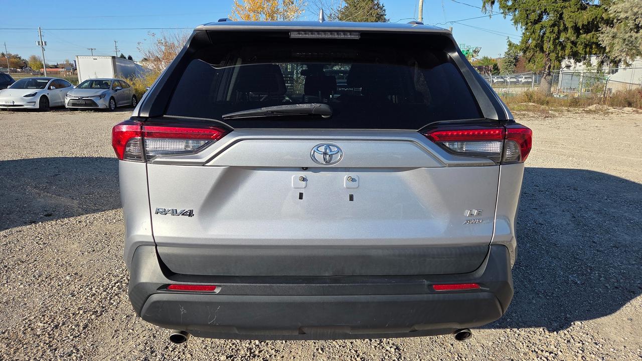 2021 Toyota RAV4 LE AWD Photo