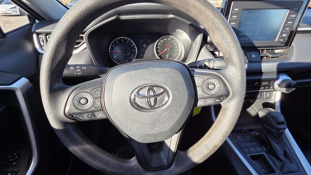 2021 Toyota RAV4 LE AWD Photo