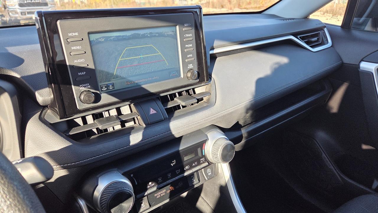 2021 Toyota RAV4 LE AWD Photo
