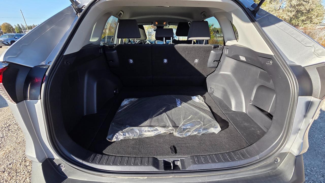 2021 Toyota RAV4 LE AWD Photo