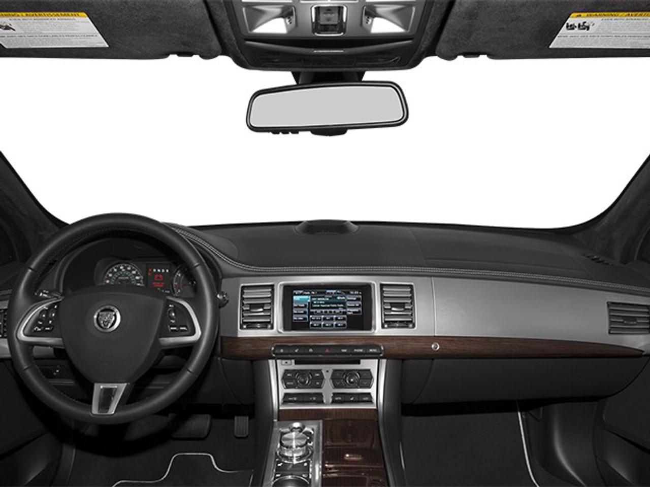 2014 Jaguar XF 4dr Sdn V6 AWD Photo4