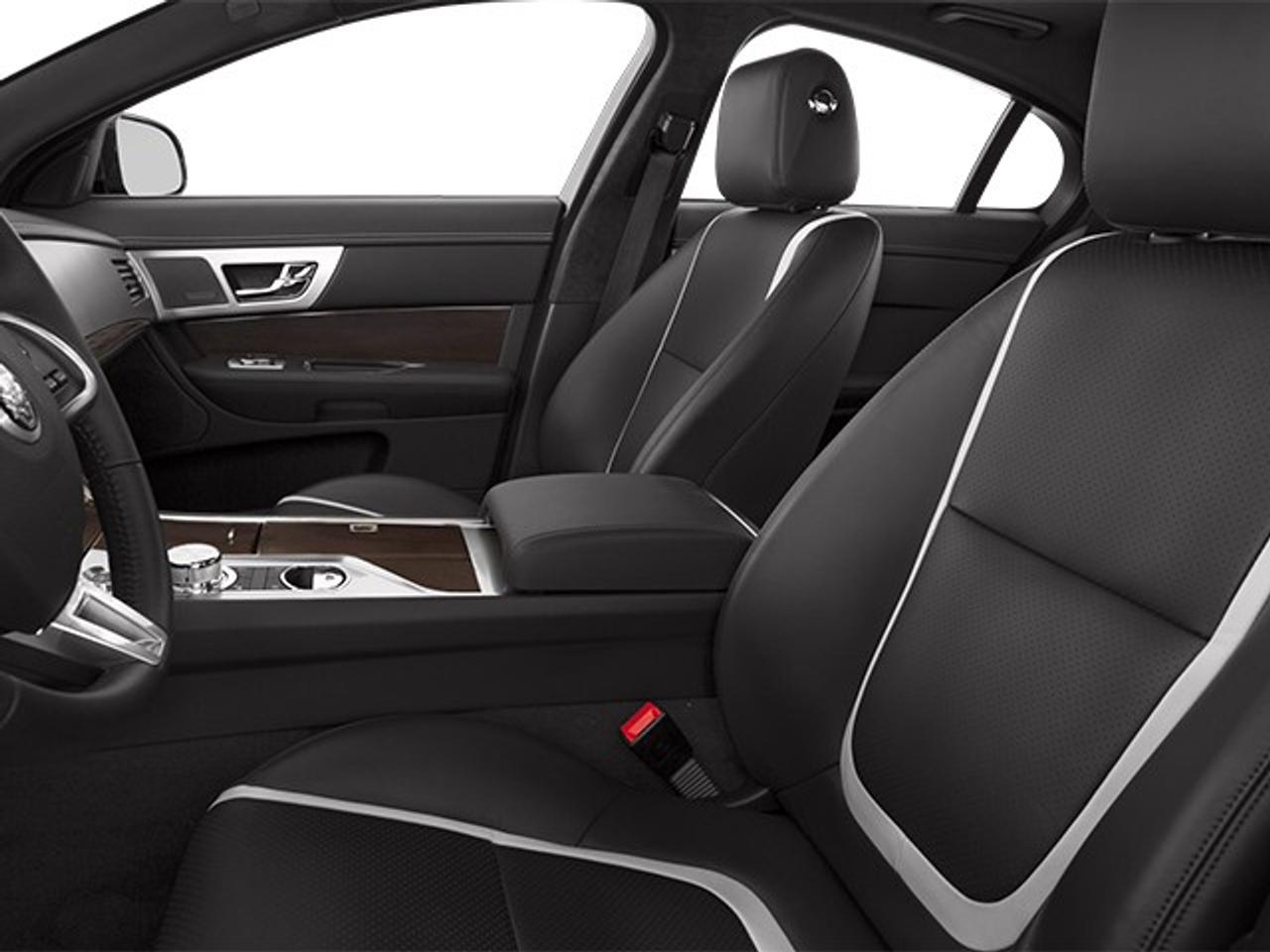 2014 Jaguar XF 4dr Sdn V6 AWD Photo