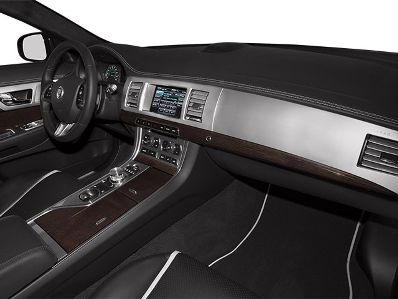2014 Jaguar XF 4dr Sdn V6 AWD Photo