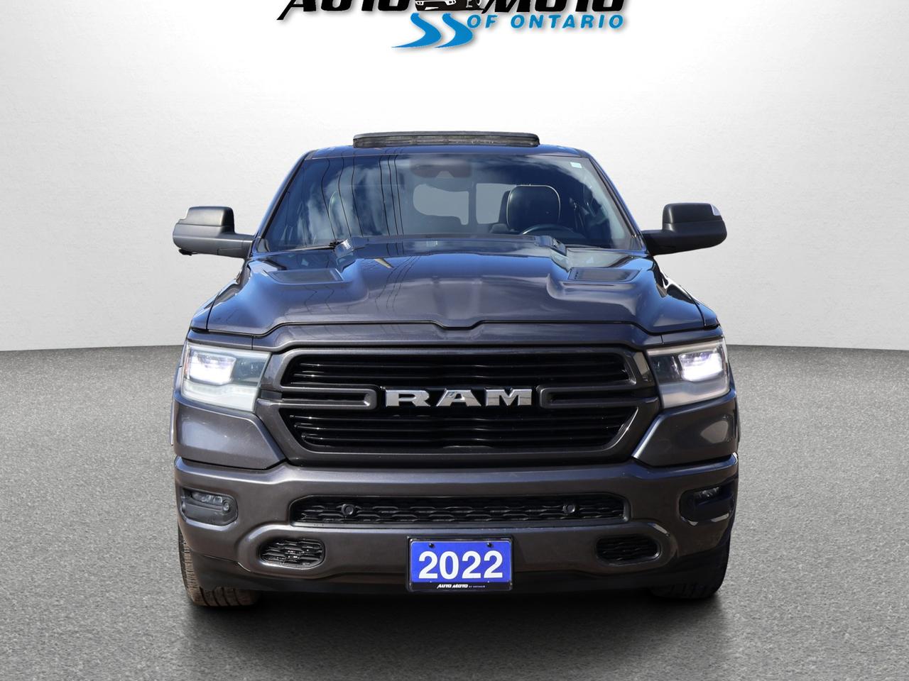 2022 RAM 1500 V8 LARAMIE CREW CAB 4WD *ACCIDENT FREE* CAMERA NAV BLUETOOTH LEATHER HEATED SEATS PANO ROOF CRUISE ALLOYS Photo