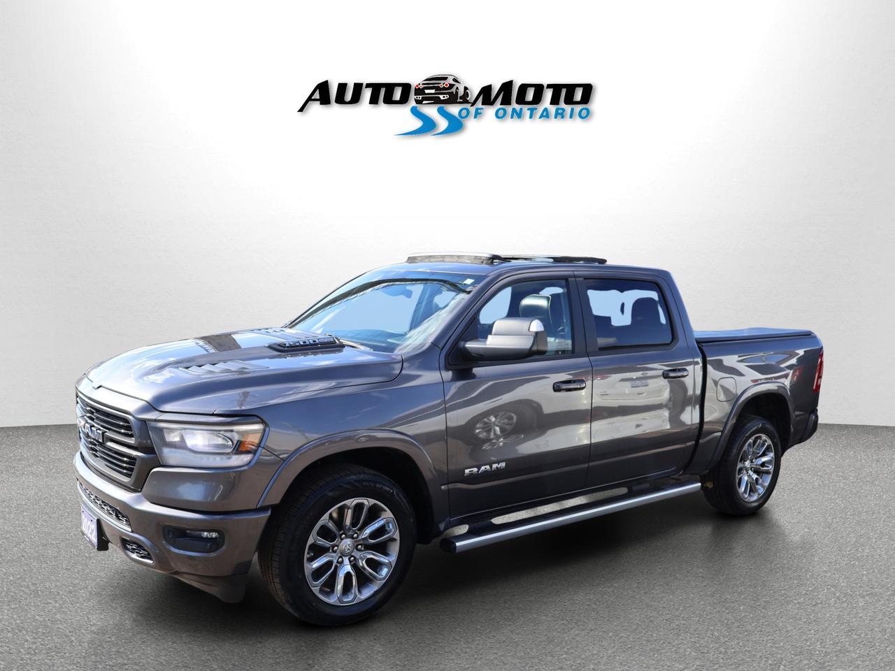 2022 RAM 1500 V8 LARAMIE CREW CAB 4WD *ACCIDENT FREE* CAMERA NAV BLUETOOTH LEATHER HEATED SEATS PANO ROOF CRUISE ALLOYS Photo