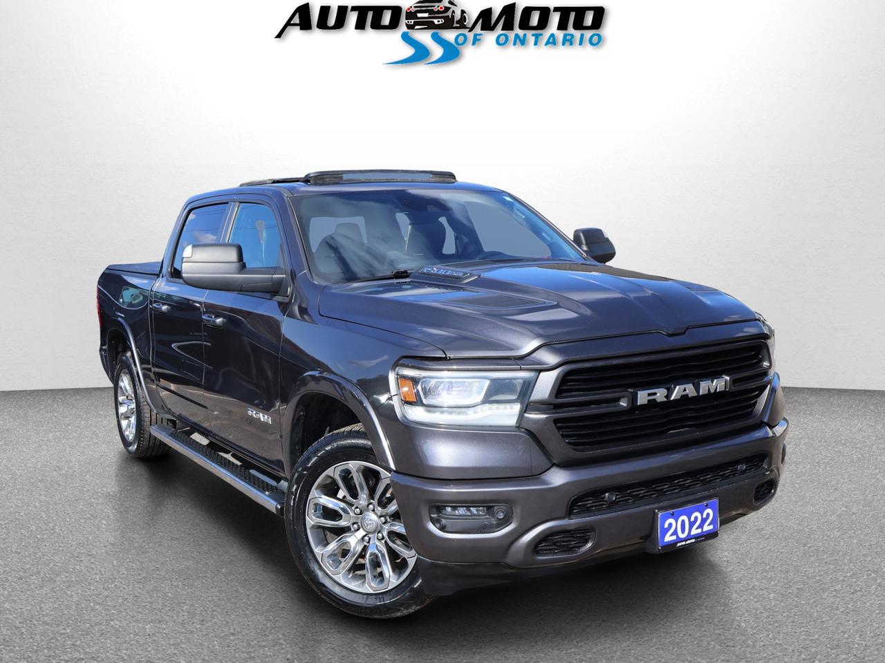 2022 RAM 1500 V8 LARAMIE CREW CAB 4WD *ACCIDENT FREE* CAMERA NAV BLUETOOTH LEATHER HEATED SEATS PANO ROOF CRUISE ALLOYS Photo0