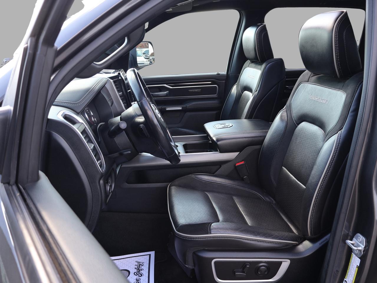 2022 RAM 1500 V8 LARAMIE CREW CAB 4WD *ACCIDENT FREE* CAMERA NAV BLUETOOTH LEATHER HEATED SEATS PANO ROOF CRUISE ALLOYS Photo