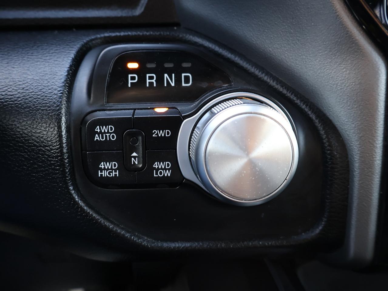 2022 RAM 1500 V8 LARAMIE CREW CAB 4WD *ACCIDENT FREE* CAMERA NAV BLUETOOTH LEATHER HEATED SEATS PANO ROOF CRUISE ALLOYS Photo