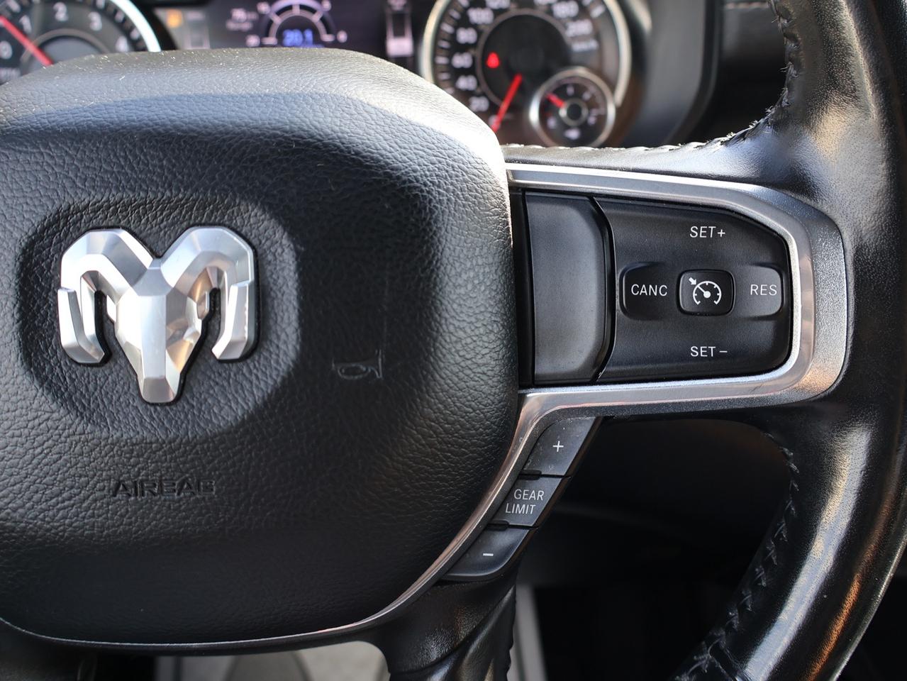 2022 RAM 1500 V8 LARAMIE CREW CAB 4WD *ACCIDENT FREE* CAMERA NAV BLUETOOTH LEATHER HEATED SEATS PANO ROOF CRUISE ALLOYS Photo