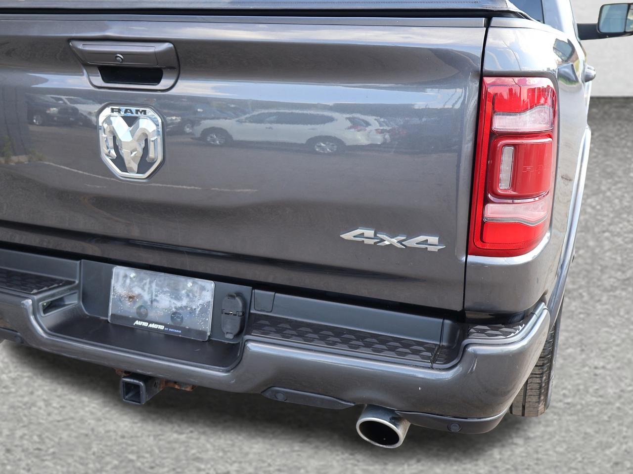 2022 RAM 1500 V8 LARAMIE CREW CAB 4WD *ACCIDENT FREE* CAMERA NAV BLUETOOTH LEATHER HEATED SEATS PANO ROOF CRUISE ALLOYS Photo