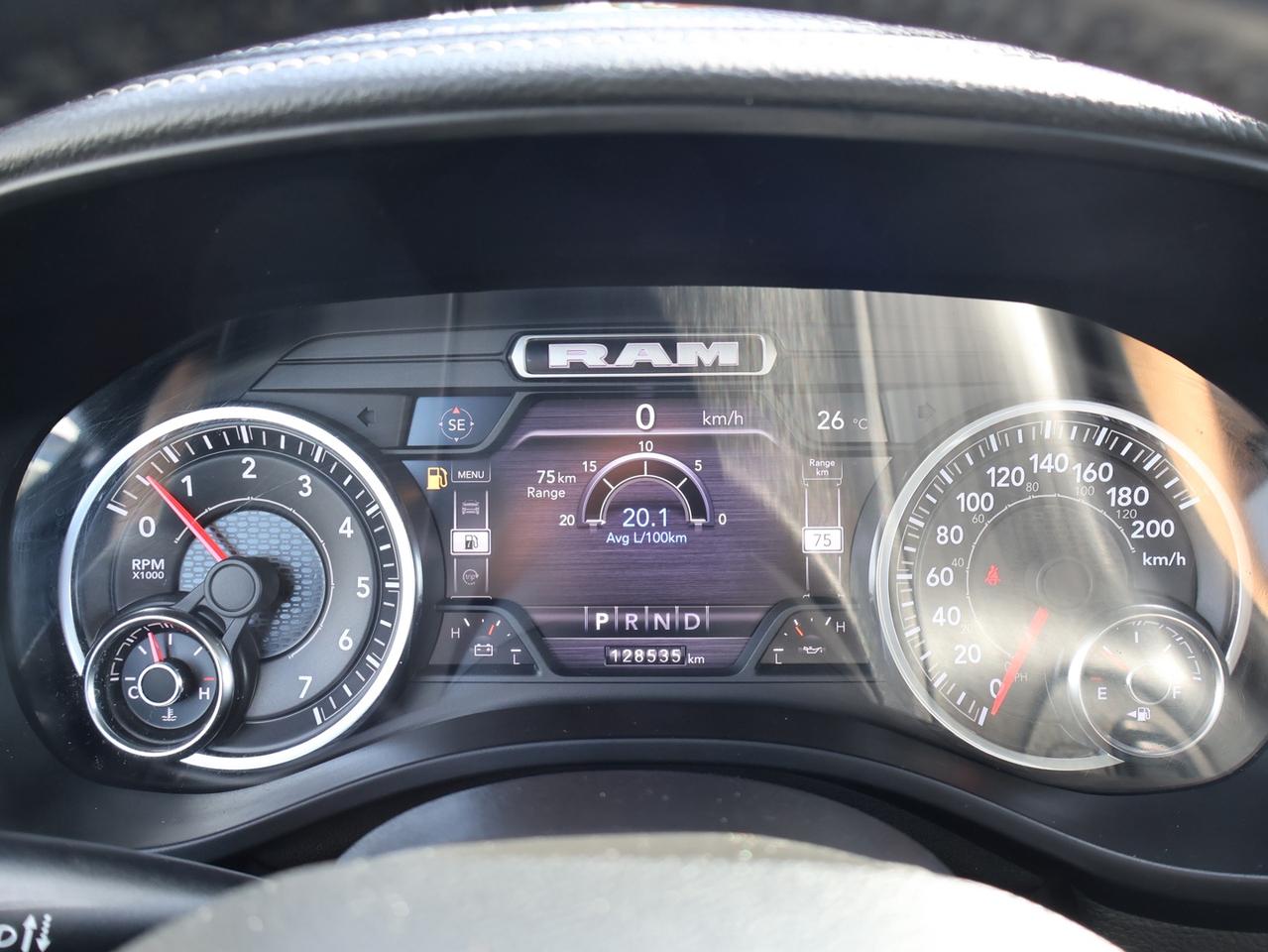 2022 RAM 1500 V8 LARAMIE CREW CAB 4WD *ACCIDENT FREE* CAMERA NAV BLUETOOTH LEATHER HEATED SEATS PANO ROOF CRUISE ALLOYS Photo