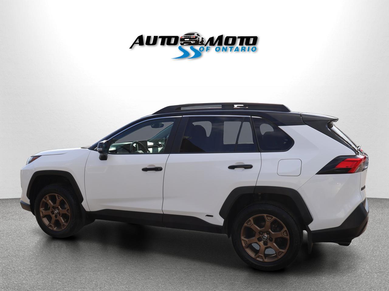 2024 Toyota RAV4 Hybrid XLE WOODLAND AWD *ACCIDENT FREE*ONE OWNER*TOYOTA MAINTAIN* Photo