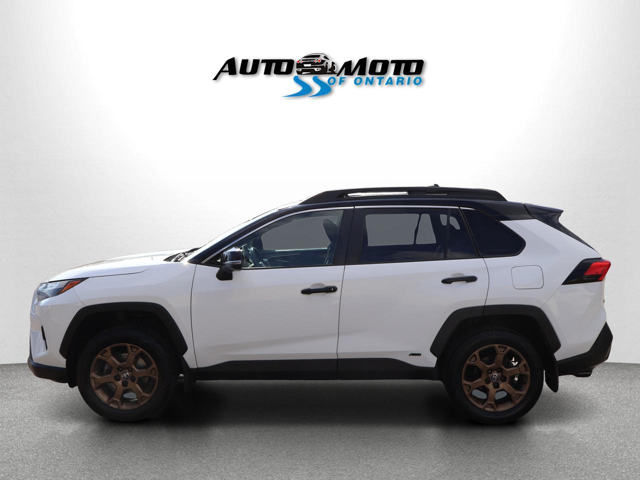 2024 Toyota RAV4 Hybrid XLE WOODLAND AWD *ACCIDENT FREE*ONE OWNER*TOYOTA MAINTAIN* Photo