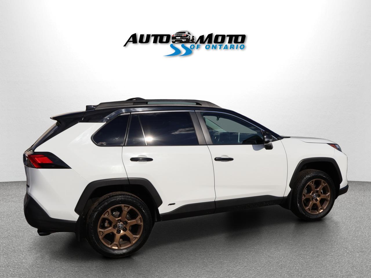 2024 Toyota RAV4 Hybrid XLE WOODLAND AWD *ACCIDENT FREE*ONE OWNER*TOYOTA MAINTAIN* Photo