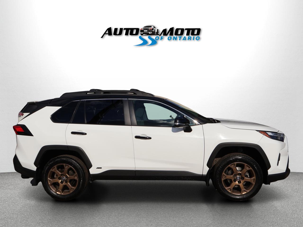 2024 Toyota RAV4 Hybrid XLE WOODLAND AWD *ACCIDENT FREE*ONE OWNER*TOYOTA MAINTAIN* Photo